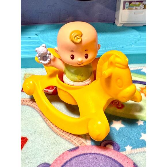 Fisher-Price Little People Cuddle & Play Nursery portable baby & rocking horse - Picture 2 of 2